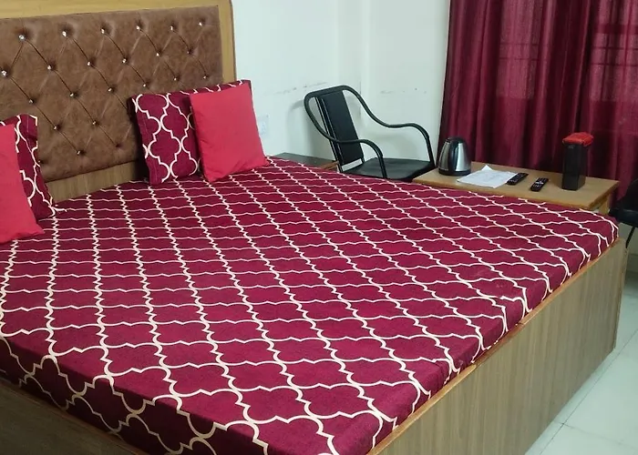 Krishna Hill Stay Near Mall Road